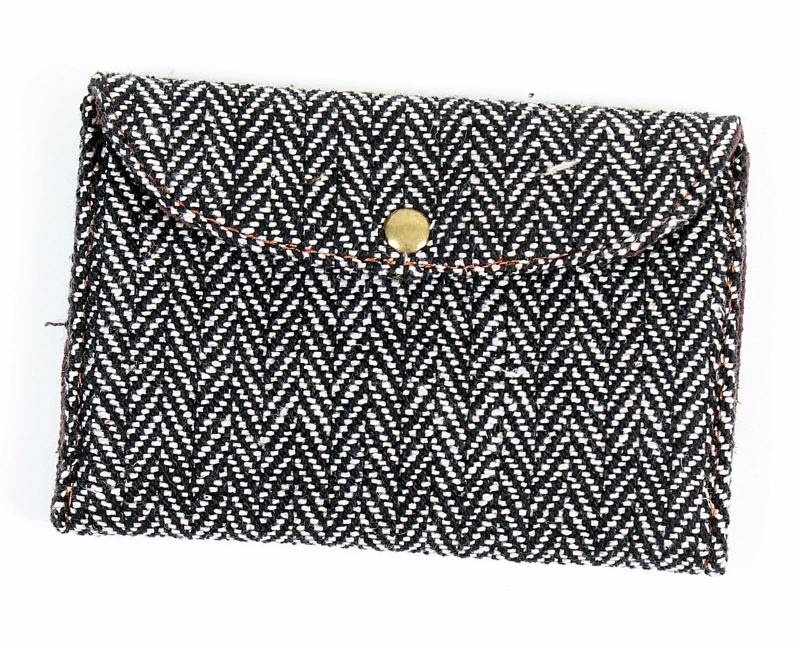 Dunkler Handgearbeiteter Tabaksbeutel Tasche Drehtabak Aus Nepal Baumwolle Mit Leder von BUDDHAartsandmore