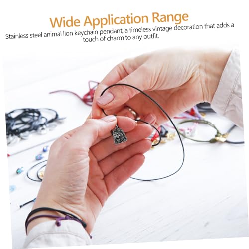 BUGUUYO Löwenkopf Schlüsselanhänger mit Glocke Vintage Anhänger für Herren und Jugendliche Rostfrei Modisches Accessoire für und Alltag Einzigartiges Tierkopf Design von BUGUUYO