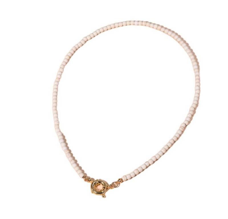 BUNGSA Perlenkette Perlenkette Choker creme/goldfarben aus Messing Damen (1-tlg), Halskette Necklace von BUNGSA