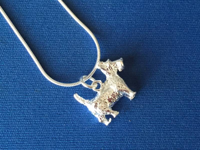 Westie/Scottie Hundeanhänger Und Schlangenkette Aus Sterlingsilber Westie/Scottie Hundeanhänger Und Schlangenkette Aus Sterlingsilber von BUTLERSSILVER