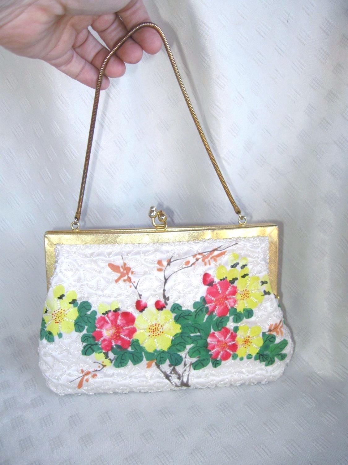 Vintage Perlen Walborg Handtasche - Handperlen & Handgemalte Blumen Hochzeit Abend Besonderer Anlass Hong Kong von BUTTERFLYWINGVINTAGE
