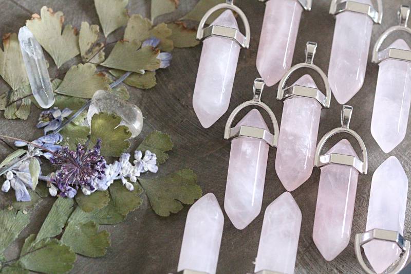 Rosenquarz Halskette - Rosa Anhänger Sechseckige Kristallhalskette Kristallpunktanhänger Quarzkristall Heilung von BUZZandBEAR