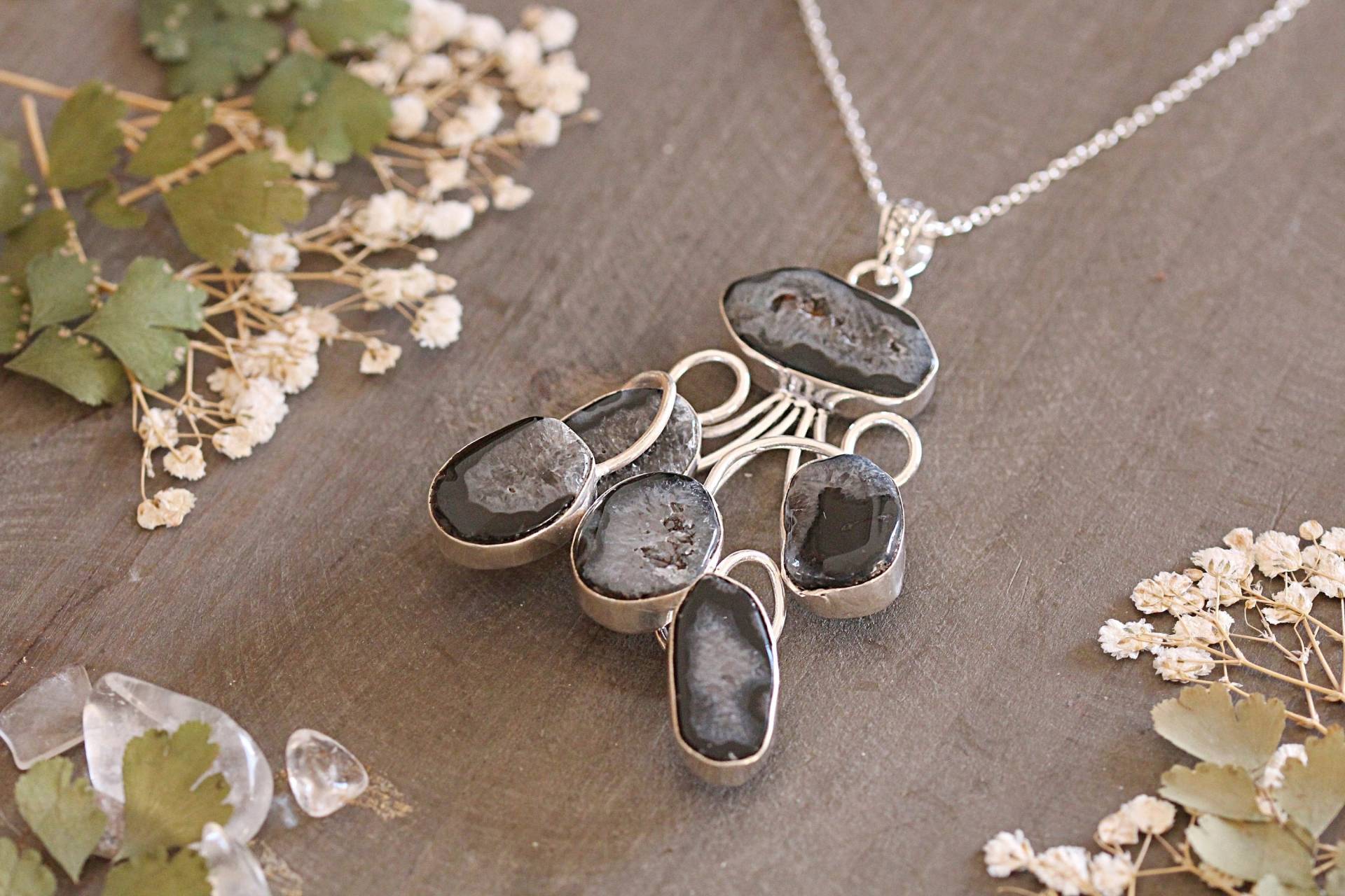 Solar Quarz Halskette - Schwarzquarz Anhänger Grauer Schmuck Silber Kristall Multi Stone Healing Stalacit Solar Quarz Halskette - Schwarzquarz Anhänger Grauer Schmuck Silber Kristall Multi Stone Healing Stalacit von BUZZandBEAR