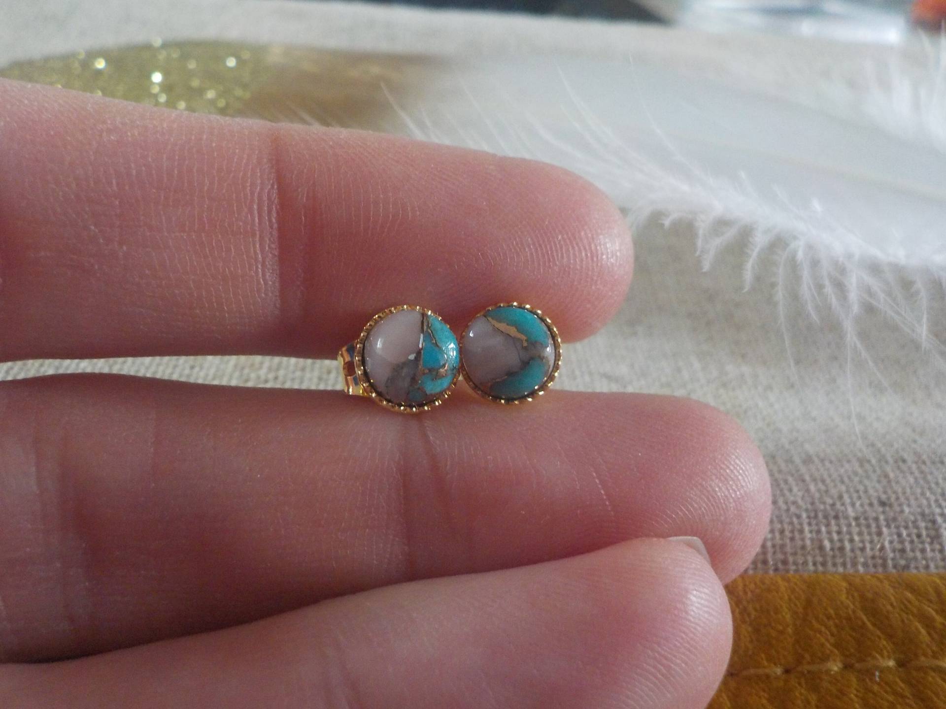 Opal Rose Copper Türkis Ohrchips, Goldene Messing Ohrringe Mit Feinem Gold von BUniqueShop