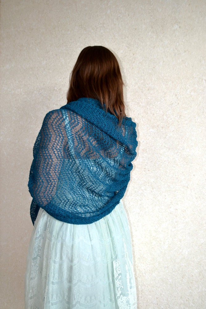 Petrol Blau Leinen Schal Spitzenschal Brautjungfern Stola Hochzeit Boho Schiere von BVLifeStyle