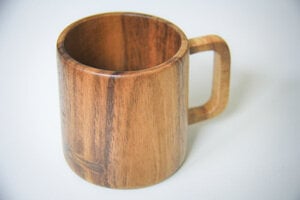 BY COPALA Kaffeetasse aus Holz, handgefertigter Becher aus Akazie von BY COPALA