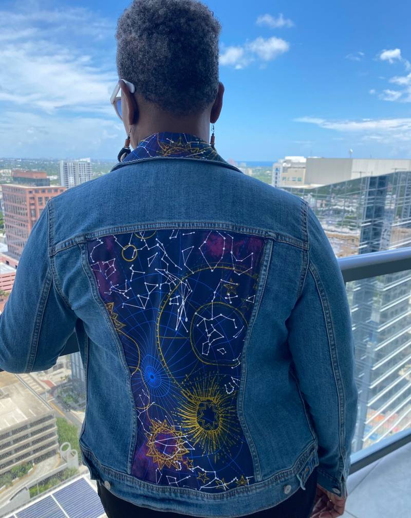 Up-Cycled Constellation Jeansjacke Up-Cycled Constellation Jeansjacke von BYAYAHandcrafted