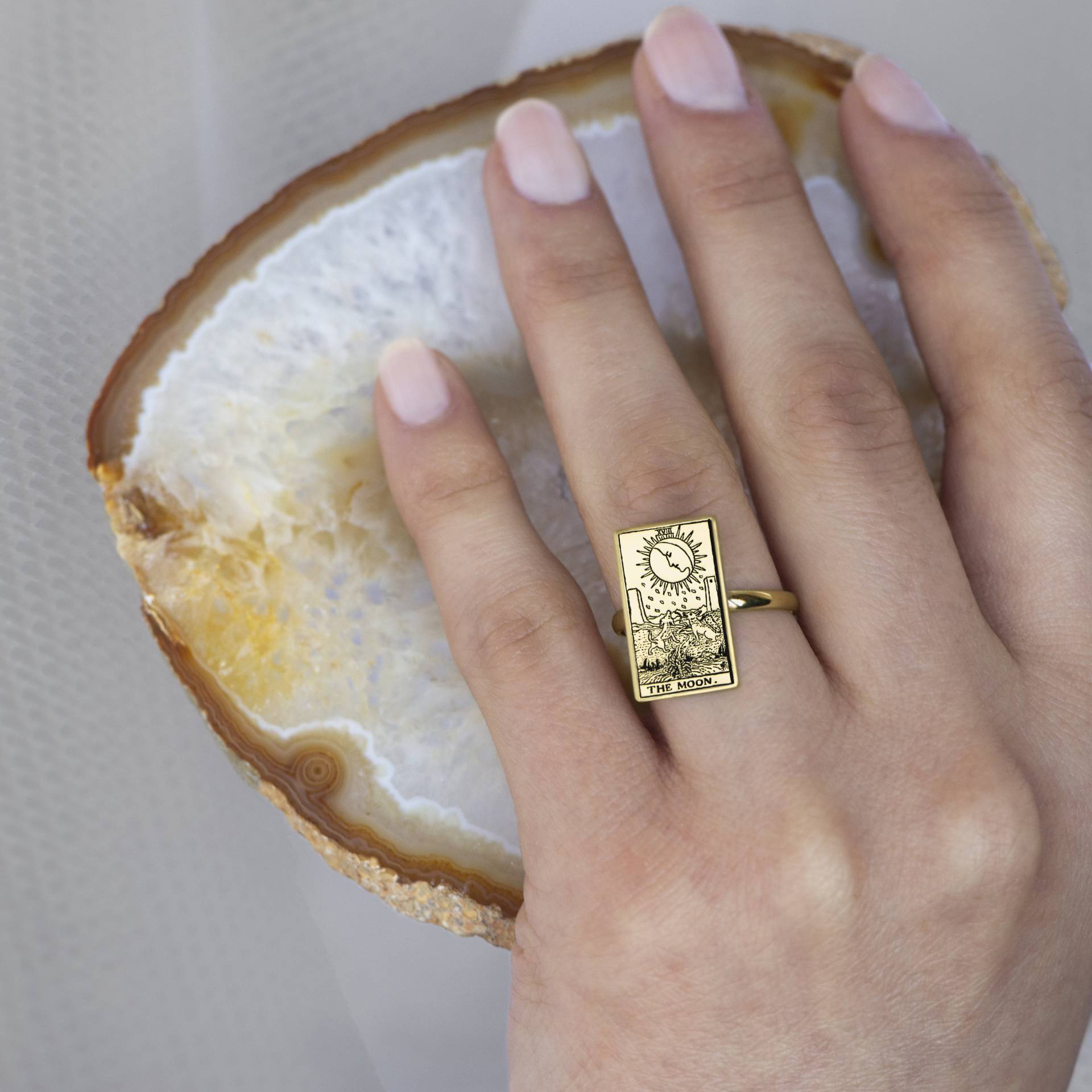 Der Mond Tarot Karte Ring 14K Solid Gelb Gold Celestial Schmuck Geschenke Geschenk Für Mama Freundin Personalisierter Astrologie Der Mond Tarot Karte Ring 14K Solid Gelb Gold Celestial Schmuck Geschenke Geschenk Für Mama Freundin Personalisierter Astrologie von BYDEMIRULUER
