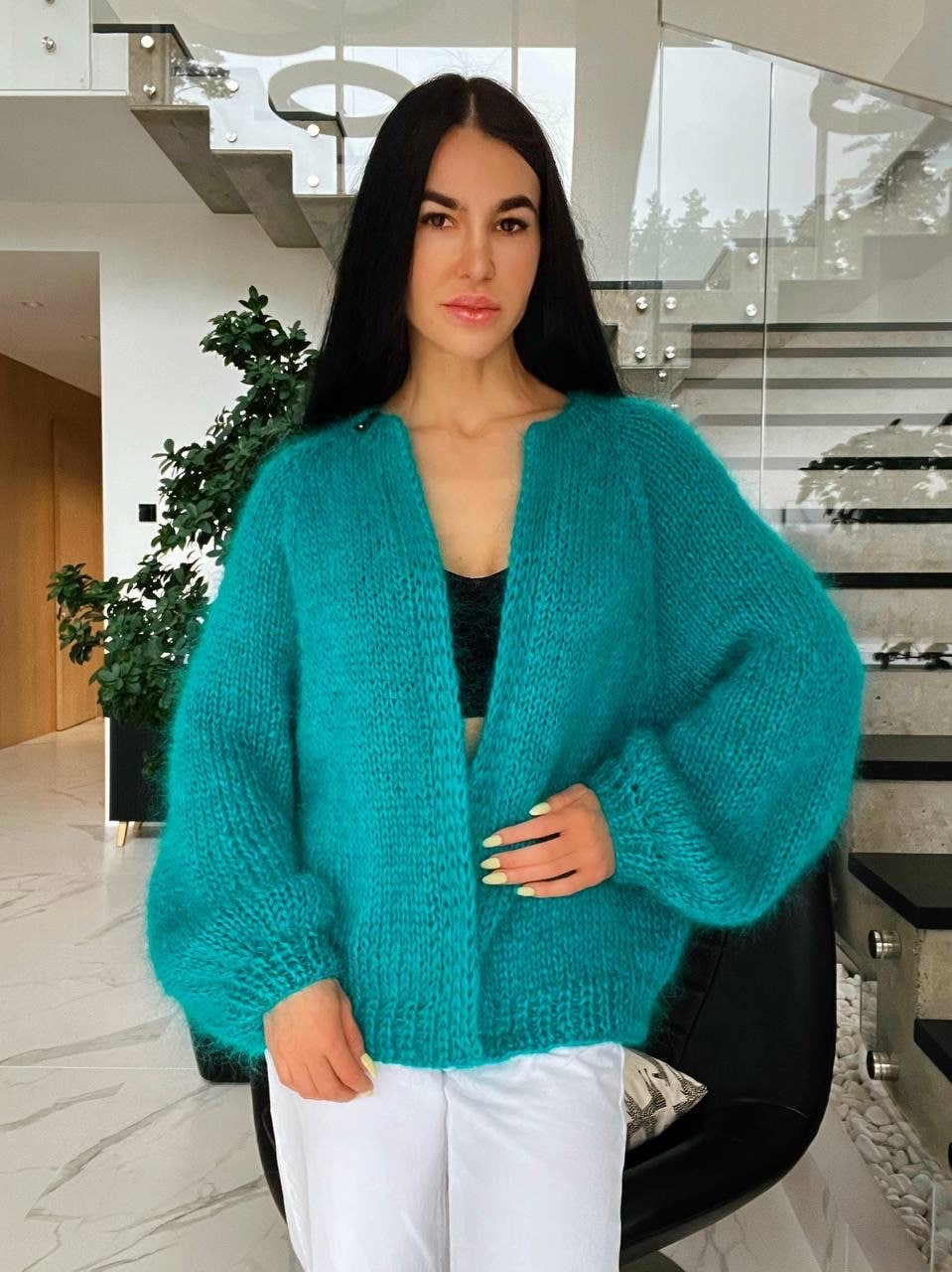 Oversized Mohair Strickjacke Wolle Handgestrickte Grobstrick Türkis Handgemachte Lange Locker Gestrickte von NEPOVTORNA