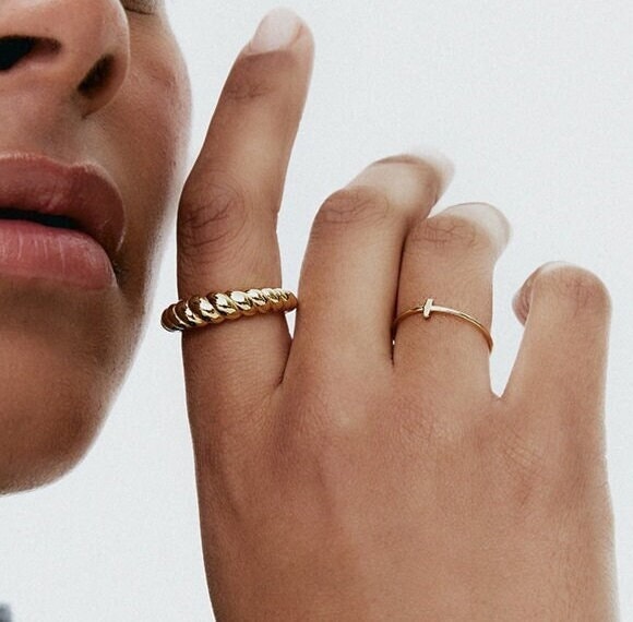 Cross Ring - Dainty Gold Tiny Minimalist Stacking Rings Stack Jewelry von BYLIAJEWELS