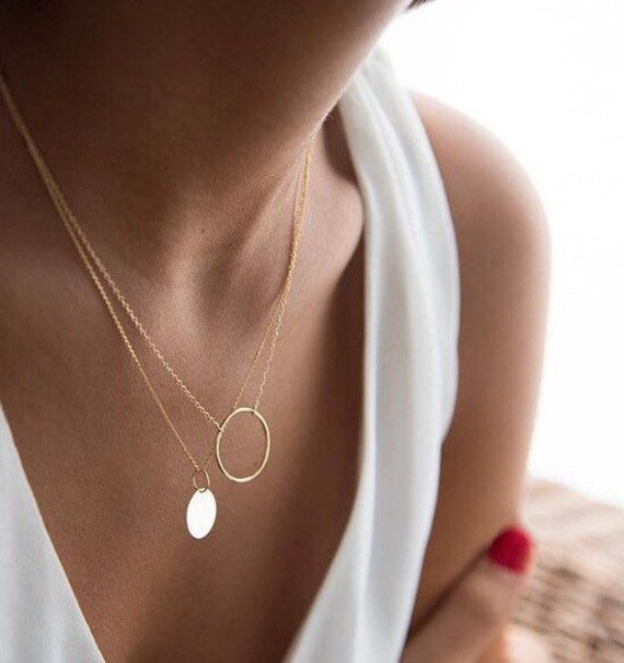 Gold Circle Necklace - Round Karma Minimal Dainty Minimalist Jewelery von BYLIAJEWELS