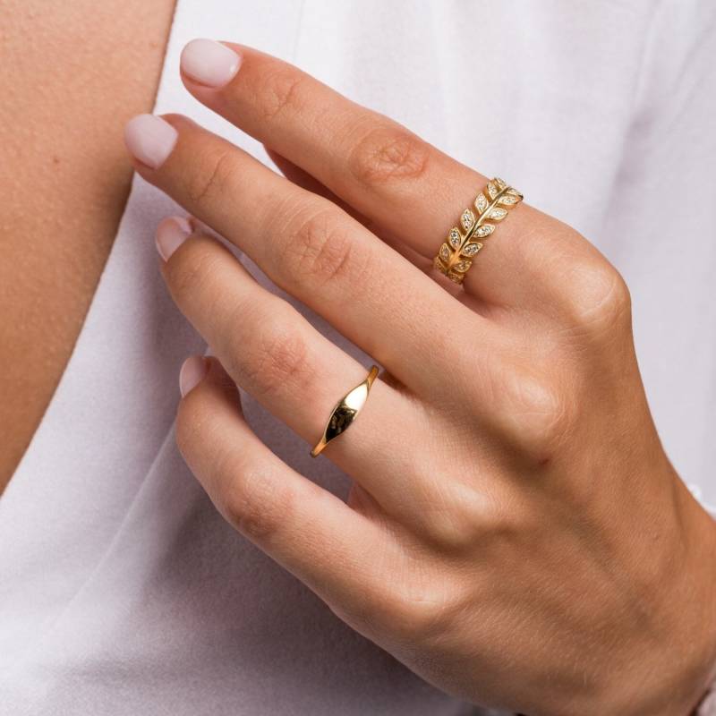Signet Ring, Pinky Minimalist Dainty Stacking Minimal Jewelry, Gold Signet Ring von BYLIAJEWELS