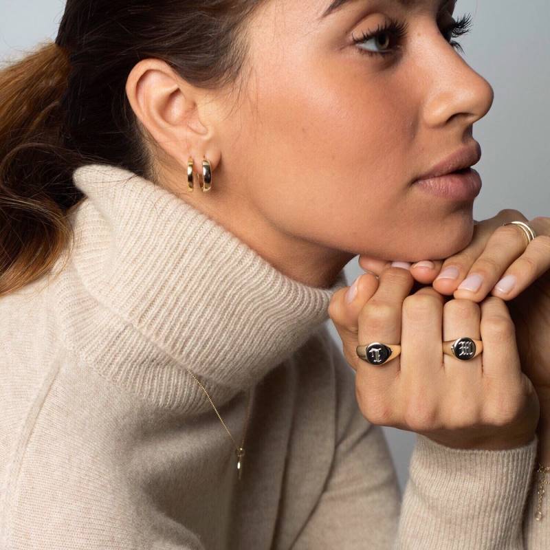 Signet Ring, Round Signet Engraved Signet, Custom Personalized Minimalist Gold Silver Ring von BYLIAJEWELS