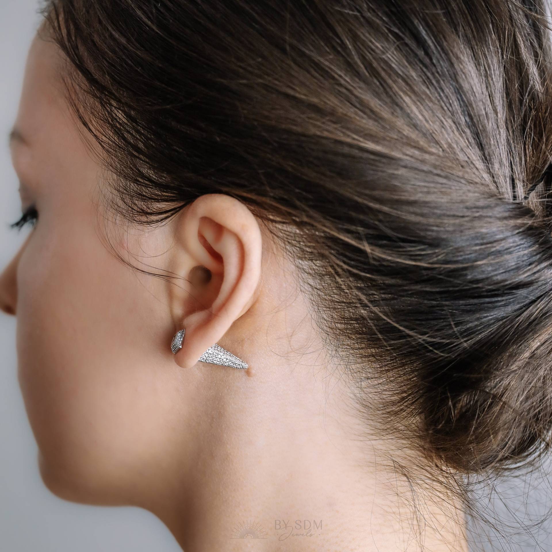 Spike Silber Ohrschmuck Moderne Ohrmanschette Zierliche Ohrringe von BYSDMJEWELS
