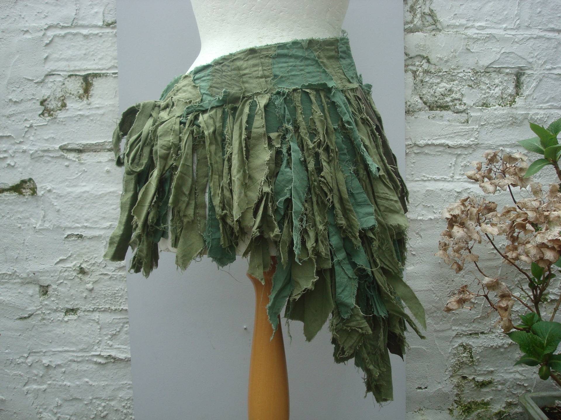Zerfetzter Grüner Überrock, Feen Festival Kleid, Made in Uk von BabaYagaFashion