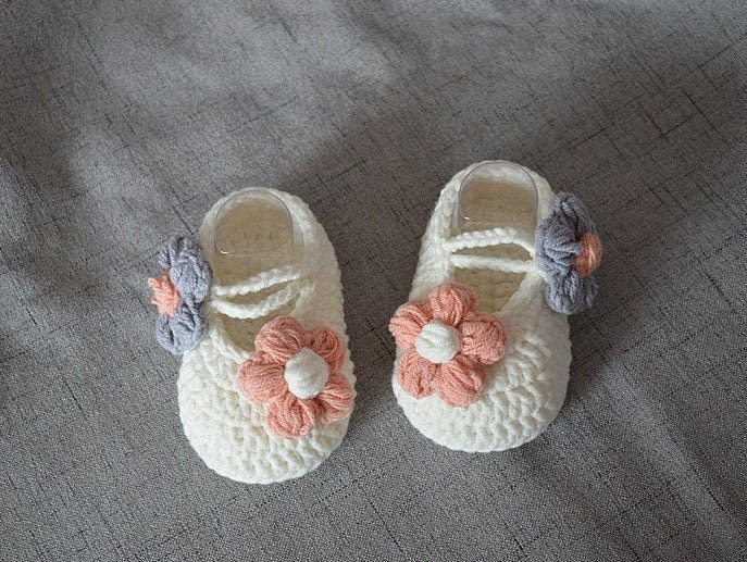 Häkeln Blumen Baby Ballerinas Für Mädchen - Baby-Dusche-Geschenk Neugeborene, 1. Geburtstag Geschenk, Baby-Geschenk von BabeCrochetUS