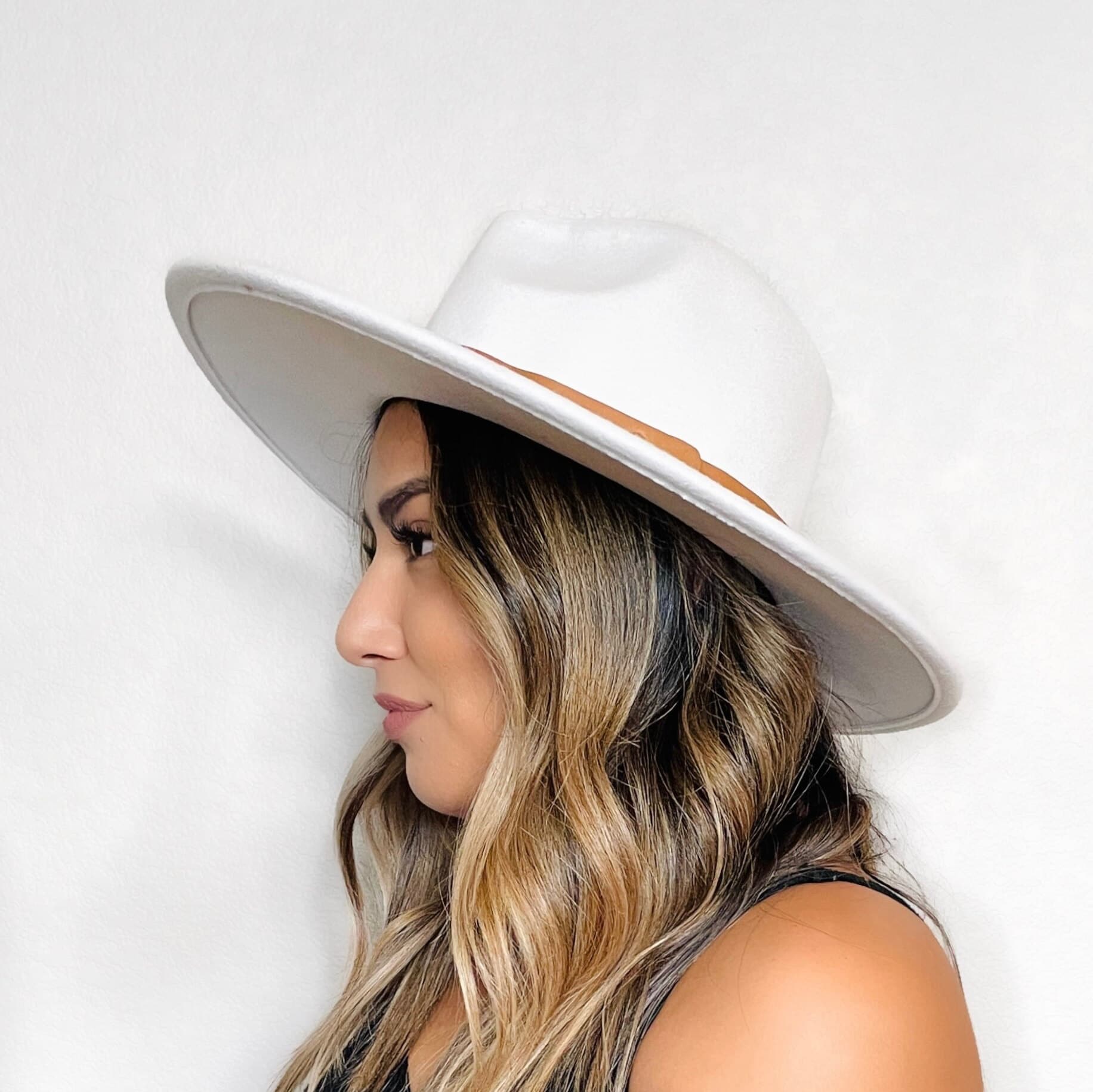 Weiträumiger Rancher Hut Für Damen | Breite Krempe Fedora Mütze Panama Hut Western Country Cowboy Tan, Cognac, Weiß von BabesandBabesCo