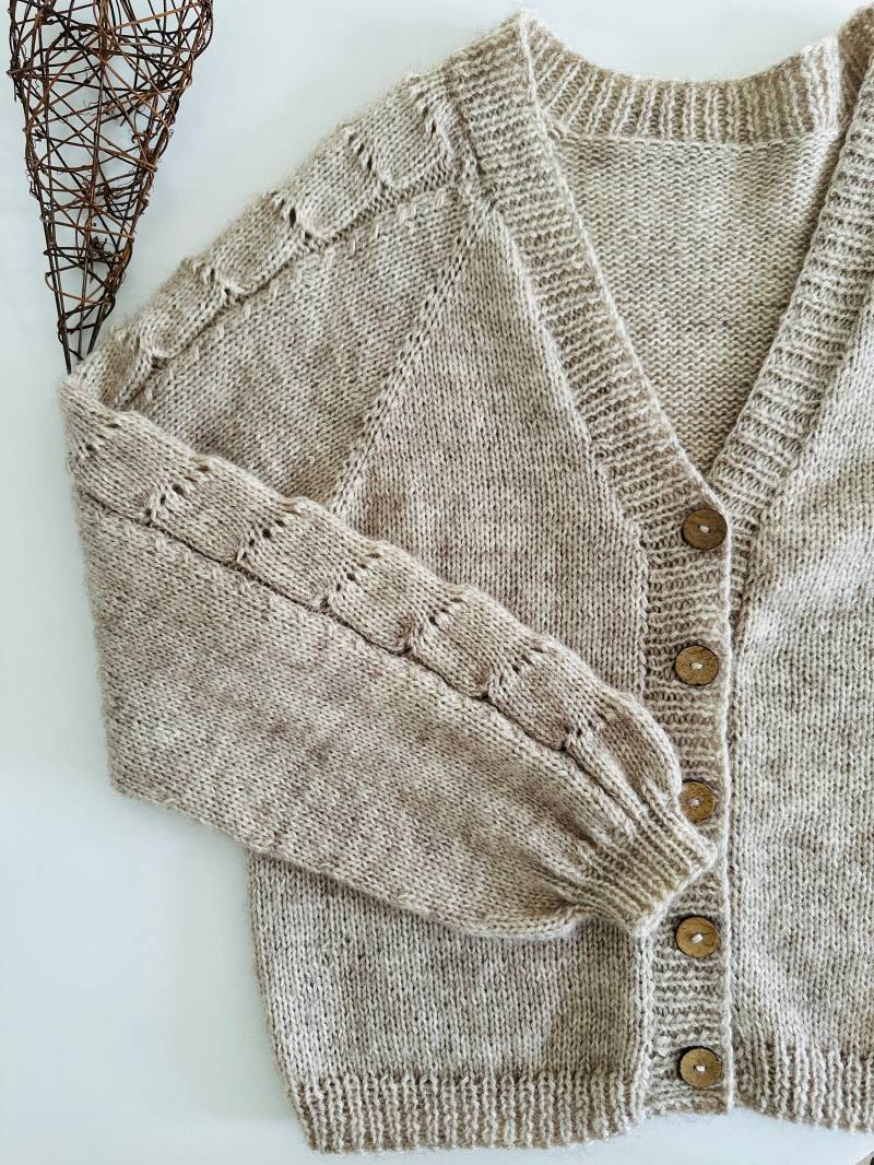 Hand Knitted Wool Blend Cardigan M-L von BabuliaDE