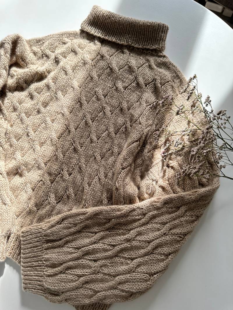 Hand Knitted Wool & Silk Sweater Taupe Minimalist Size M von BabuliaDE