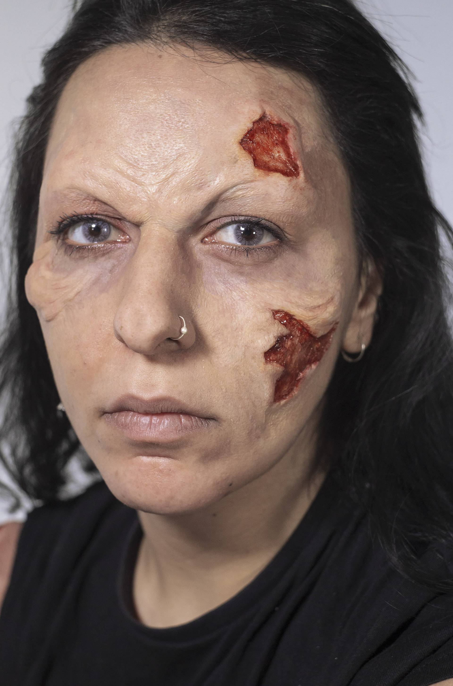 Silikonprothetik Forehead Und Wangenknochen Z14-Platin-Silikongel Mit Kappe Kunststoffkanten Silikonprothetik Forehead Und Wangenknochen Z14-Platin-Silikongel Mit Kappe Kunststoffkanten von BaburkaCinemaCrafts