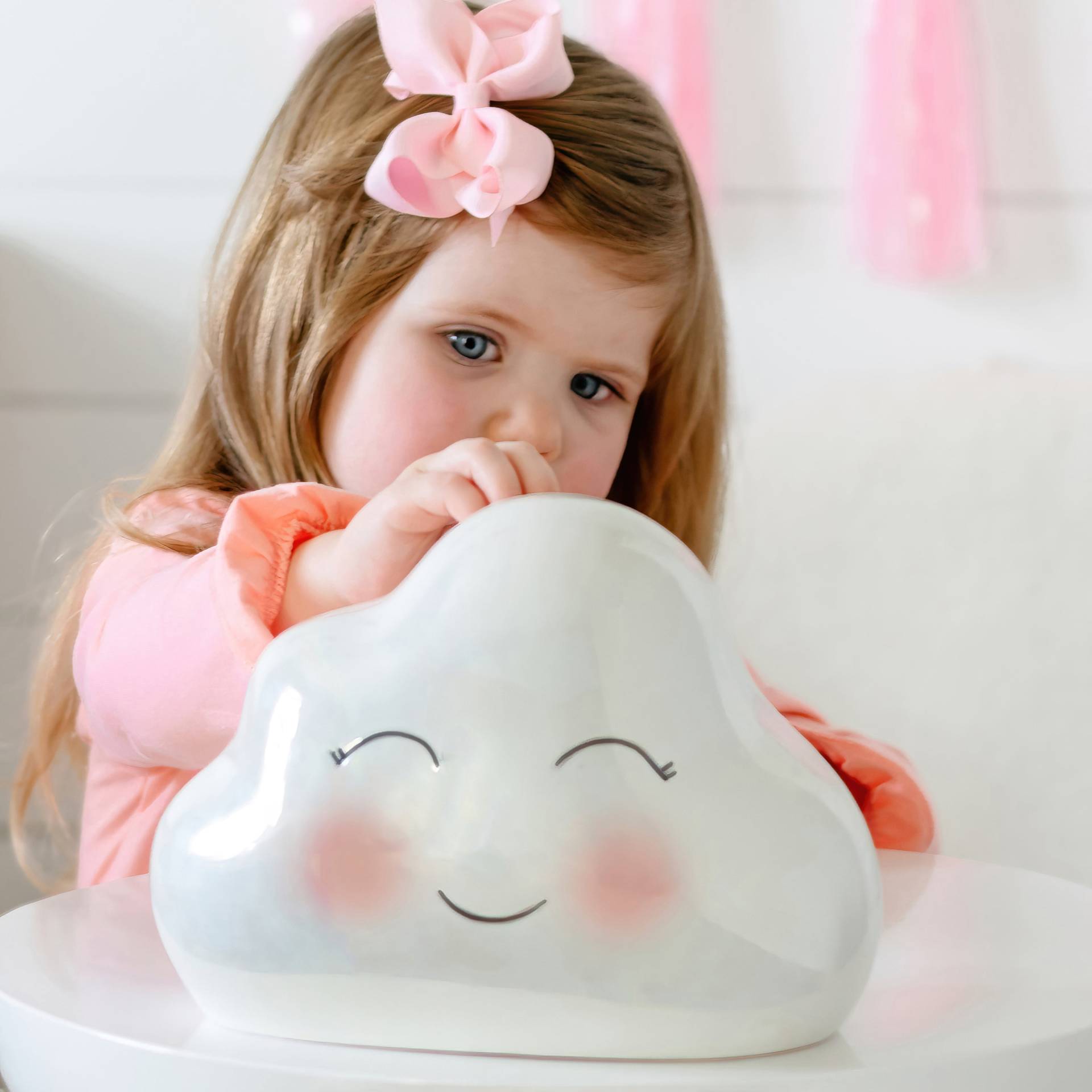 Iridescent Cloud Ceramic Bank von Baby Aspen