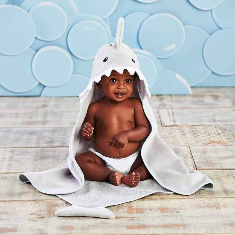 Let the Fin Begin Gray Shark Hooded Towel von Baby Aspen