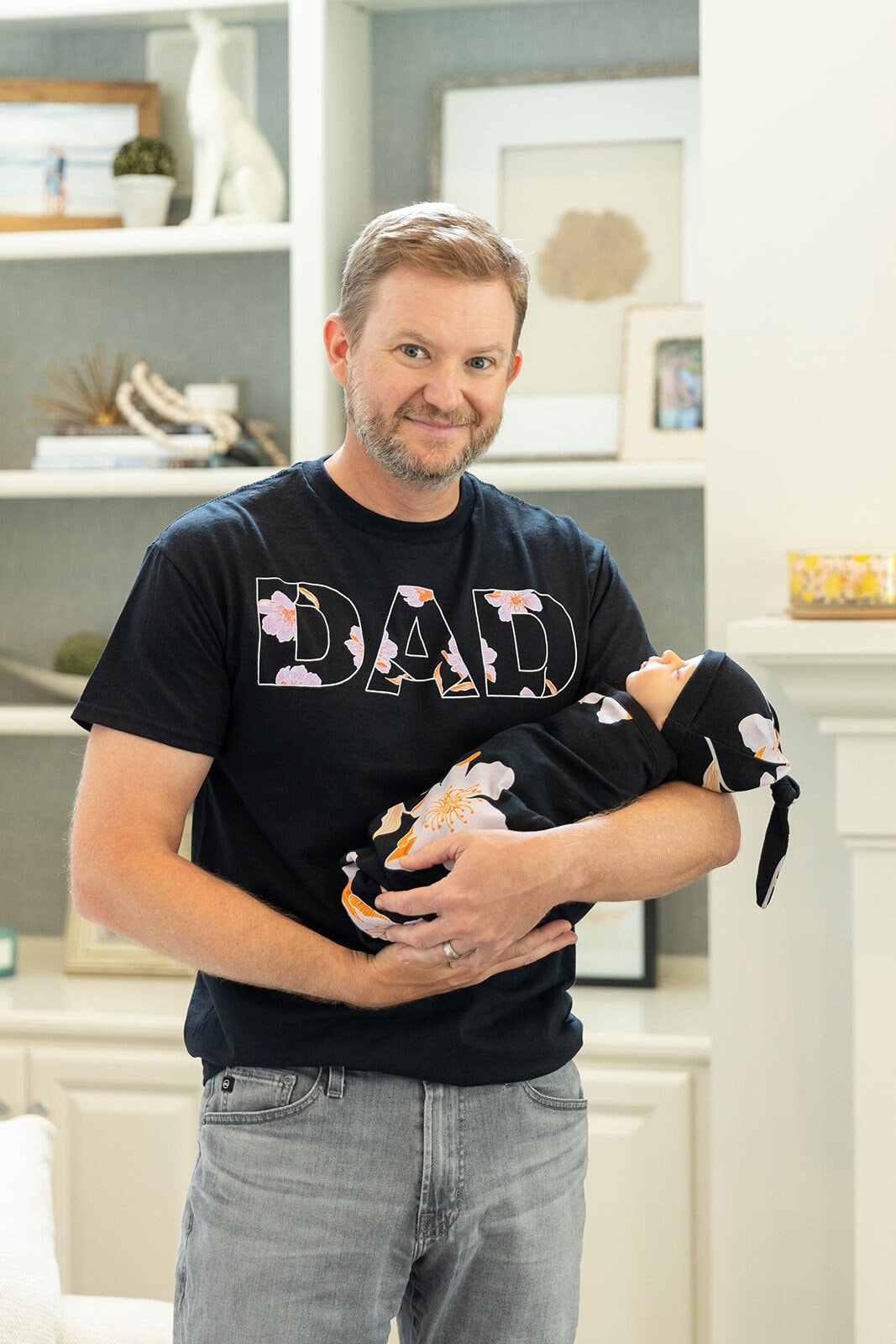 Papa Daddy T-Shirt & Baby Mädchen Swaddle Decke Und Neugeborenen Mütze Set/Shower Geschenk Be Mine Mutterschaft Krankenhaus Willkommen Willow von BabyBeMineAndGownies