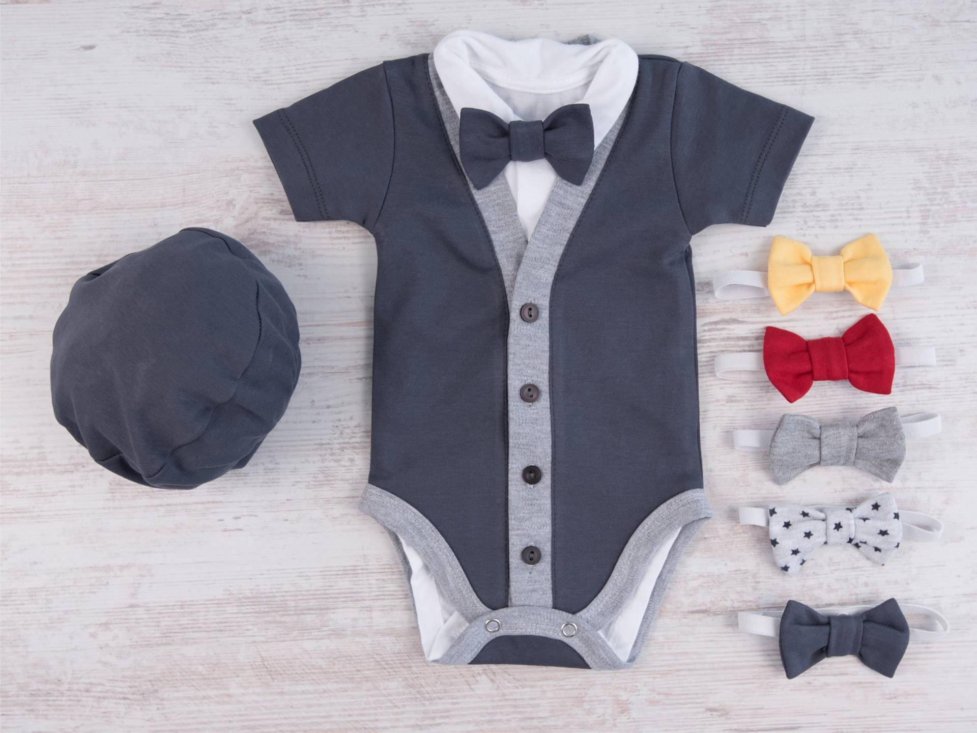 Baby-Kleidung, Graphitgraue Strickjacke, Bodysuit, Hut & Fliege Set, Baby-Cardigan, Baby-Jungen Kommen Nach Hause Outfit, Baby-Dusche-Geschenk von BabyBodysuits