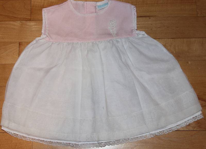 1950 Nannette Rosa Weiß Baby Mädchen Sommer Frühlingskleid - Weiße Nylon Schiere Über Angebrachten Slip Gr. 12 18 Uhr von BabyDresser