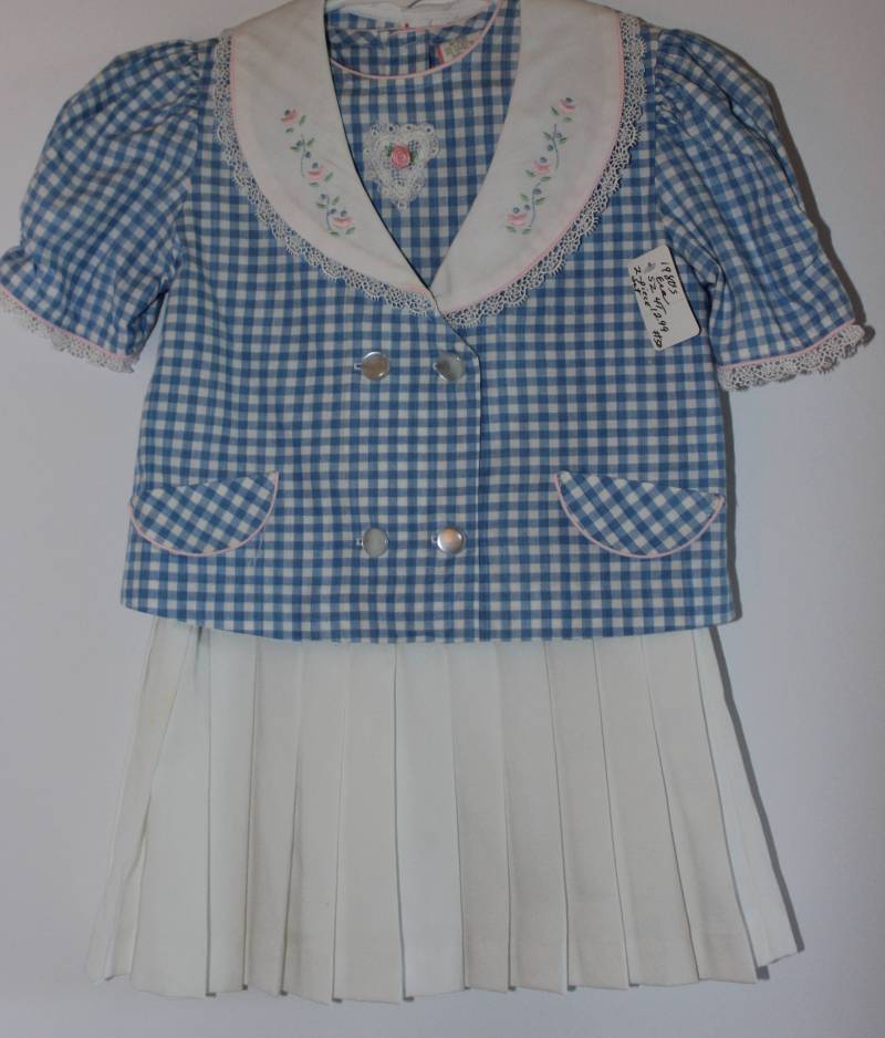 Easter 1965 - Zweiteiler Blau Kariertes Ensemble Handbestickt Über Passendem Frühlings Weiß Plissiertem Kleid Gr.4Yr von BabyDresser