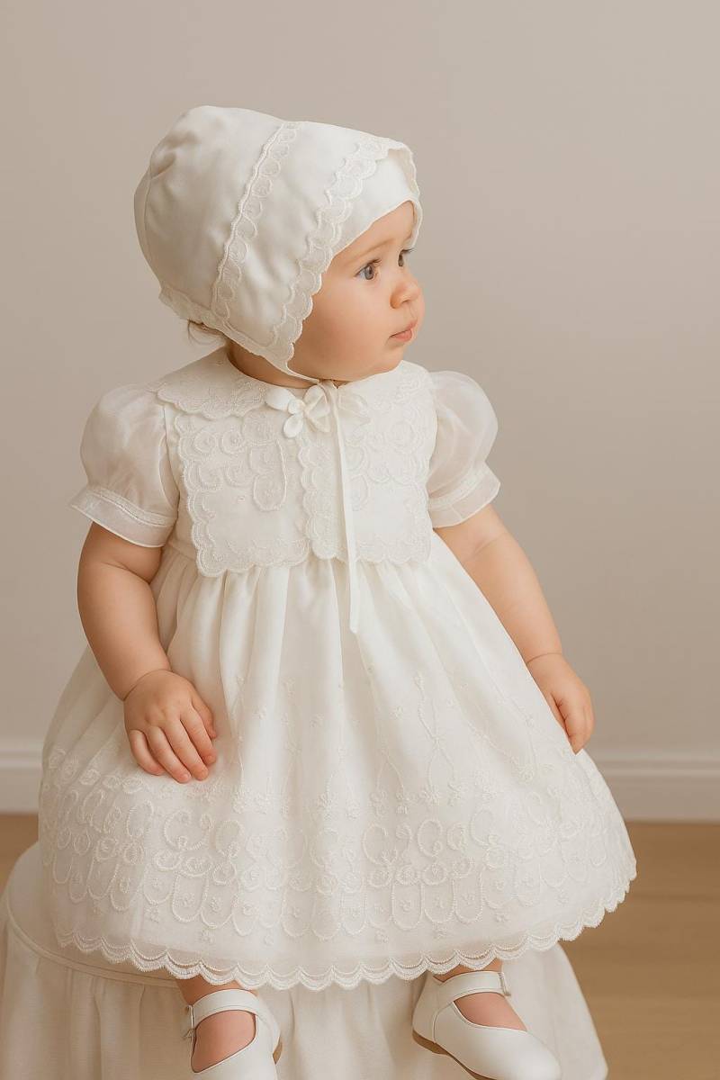 Vtg Schöne Formale Weiße Nylon Bestickt Baby Girl Taufe Oder , Hochzeitskleid Mütze Set - Deadstock Sz. 12 18 Uhr von BabyDresser