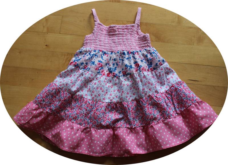 Vtg Smoked Pink Print Ausgestelltes Rüschen Unterslip Sommer Baby Mädchen Sonne Kleid - Sz. 12 18 Uhr von BabyDresser