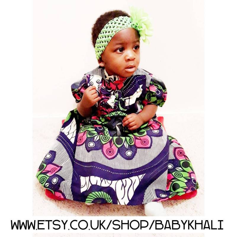 Blume Medalion Schleife, Kappe Ärmel Kleid Blume Medalion Schleife, Kappe Ärmel Kleid von BabyKhali