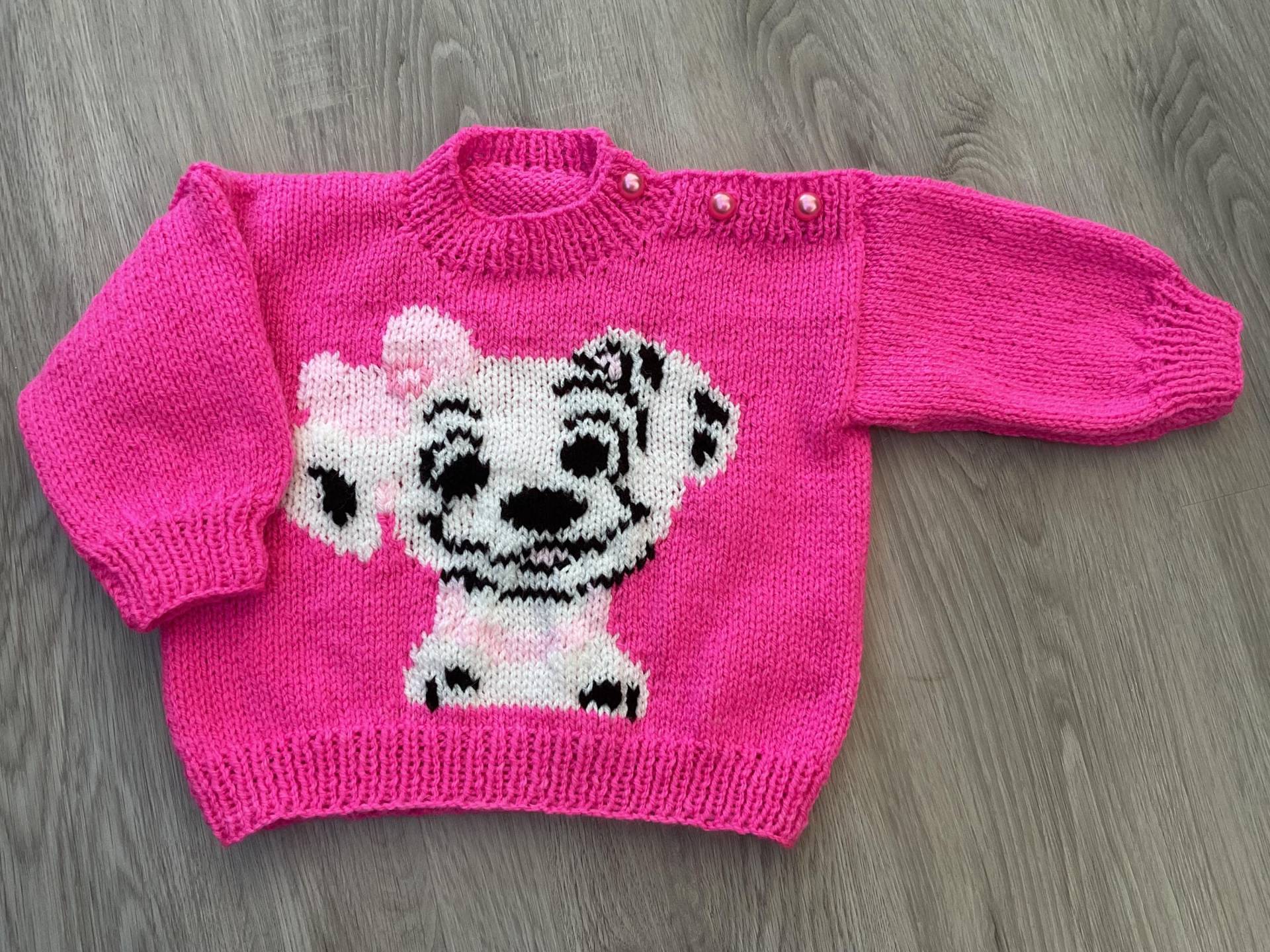 Handgestrickter Babypullover in Knallrosa Mit Dalmatiner. 1-2 Jahre Handgestrickter Babypullover in Knallrosa Mit Dalmatiner. 1-2 Jahre von BabyKnittingByIsabel
