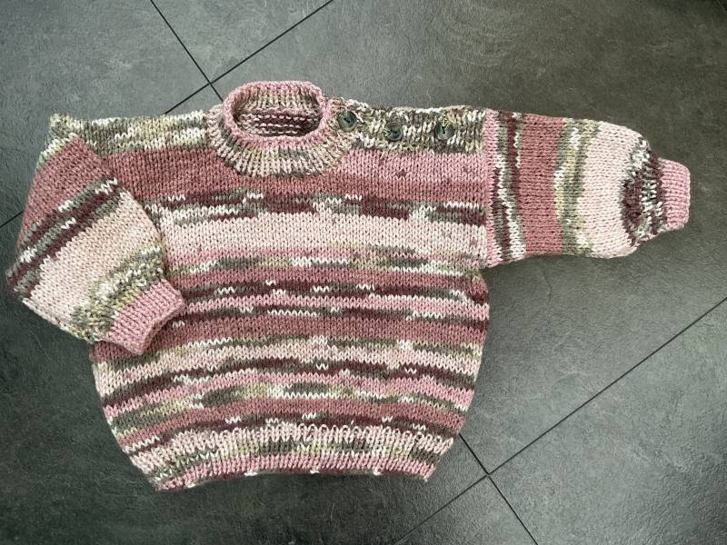 Hand Gestrickter Baby Pullover in Pink & Grün. 1-2 Jahre Hand Gestrickter Baby Pullover in Pink & Grün. 1-2 Jahre von BabyKnittingByIsabel