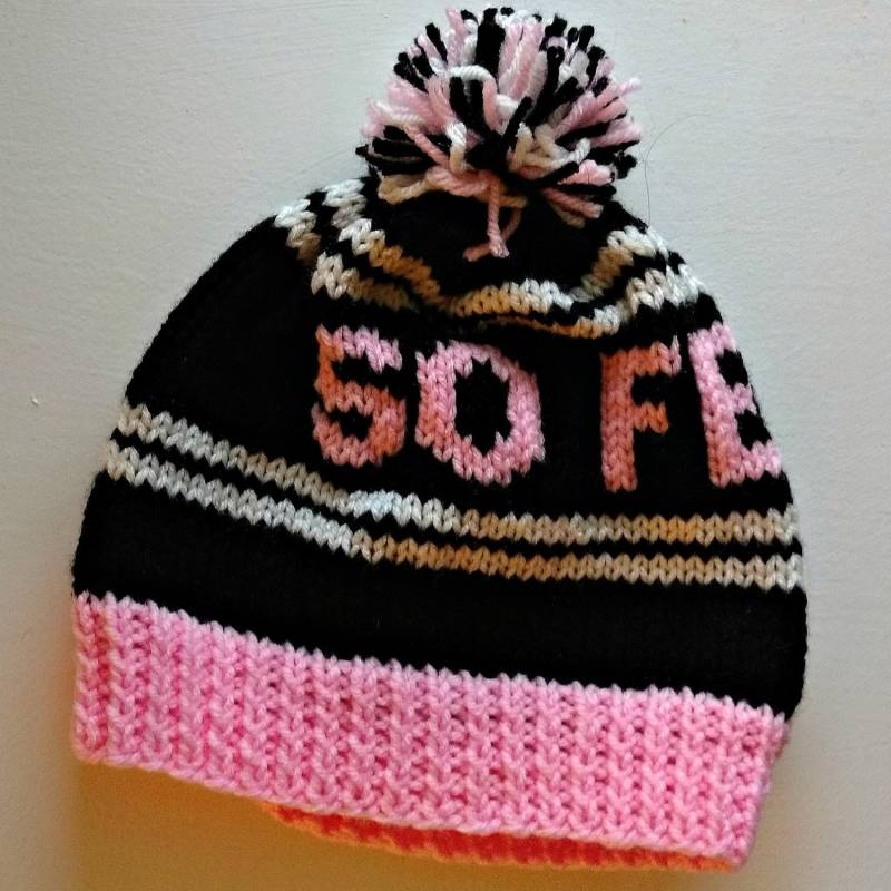 Mittlere Mädchen "So Fetch" Mütze von BabyLambKnitting
