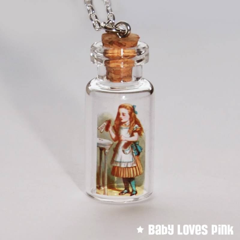 Alice Im Wunderland Flasche Halskette - Drink Me Bild | R2E2 Alice Im Wunderland Flasche Halskette - Drink Me Bild | R2E2 von BabyLovesPink