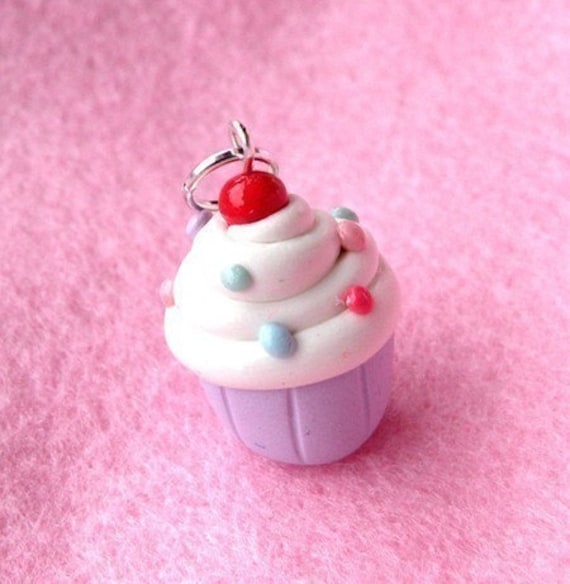 Bunte Cupcake Anhänger Halskette | D1F2 Bunte Cupcake Anhänger Halskette | D1F2 von BabyLovesPink