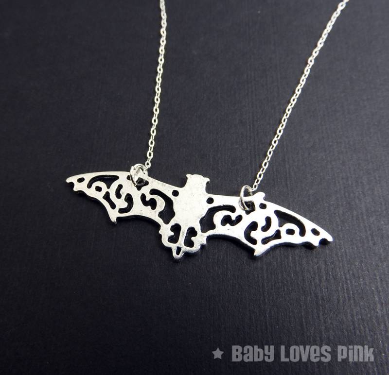 Fledermaus Filigrane Silber Halskette Fledermaus Filigrane Silber Halskette von BabyLovesPink