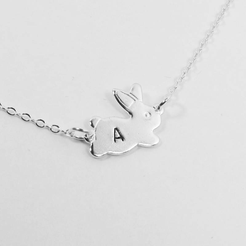 Hase Hopping Halskette - Personalisierte Initiale | T5 Hase Hopping Halskette - Personalisierte Initiale | T5 von BabyLovesPink