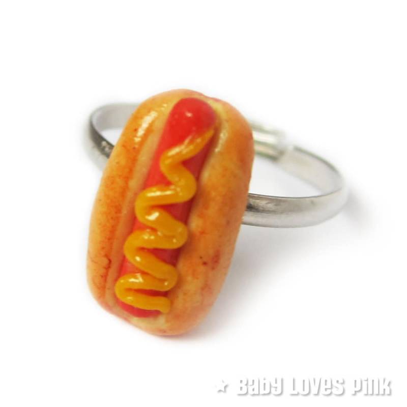 Hot Dog Ring - Handgemachter Fast Food Miniatur Hot Dog Ring - Handgemachter Fast Food Miniatur von BabyLovesPink
