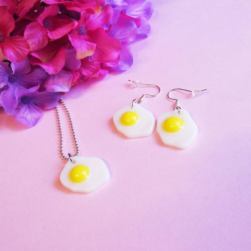 Ich Liebe Eier Halskette - Niedliche Miniatur Sunny Side Up Ei Ich Liebe Eier Halskette - Niedliche Miniatur Sunny Side Up Ei von BabyLovesPink