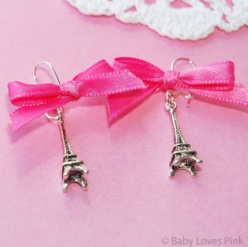 J'adore Paris - Pink Ribbon | Eiffelturm Ohrringe Aus Silber J'adore Paris - Pink Ribbon | Eiffelturm Ohrringe Aus Silber von BabyLovesPink