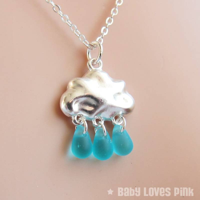 Regentropfen Regenwolke Halskette - Glas Blau Aquafarbener Regentropfen, Silberne Wolke | T3 Regentropfen Regenwolke Halskette - Glas Blau Aquafarbener Regentropfen, Silberne Wolke | T3 von BabyLovesPink