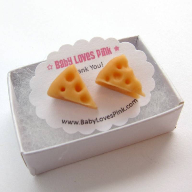 Schweizer Käse Ohrstecker - Mit Löcher Handgefertigt Polymer Clay Schweizer Käse Ohrstecker - Mit Löcher Handgefertigt Polymer Clay von BabyLovesPink