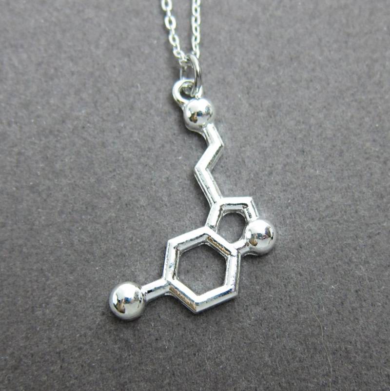 Serotonin Das Glückliche Hormon Halskette - Biochemie Wissenschaft Glückliches Molekül | T4 Serotonin Das Glückliche Hormon Halskette - Biochemie Wissenschaft Glückliches Molekül | T4 von BabyLovesPink