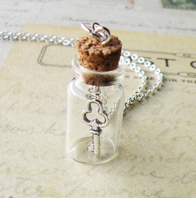The Last Missing Key Steampunk Flasche Halskette The Last Missing Key Steampunk Flasche Halskette von BabyLovesPink