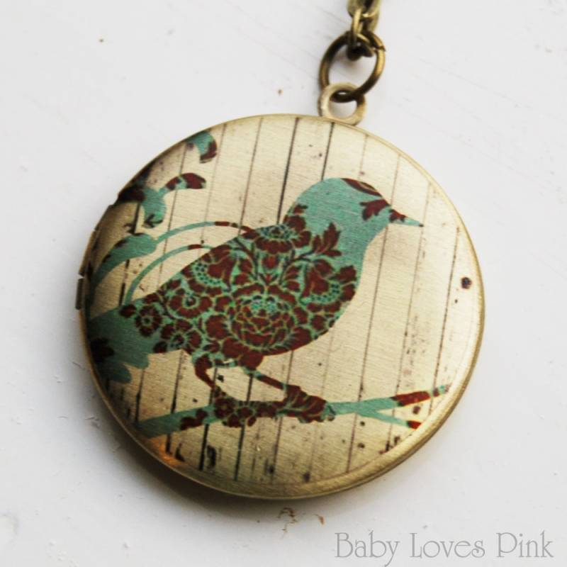 Vogel Auf Zweig-Moderne Blumenhalskette - Messing-Foto-Medaillon | R3B-E1 Vogel Auf Zweig-Moderne Blumenhalskette - Messing-Foto-Medaillon | R3B-E1 von BabyLovesPink