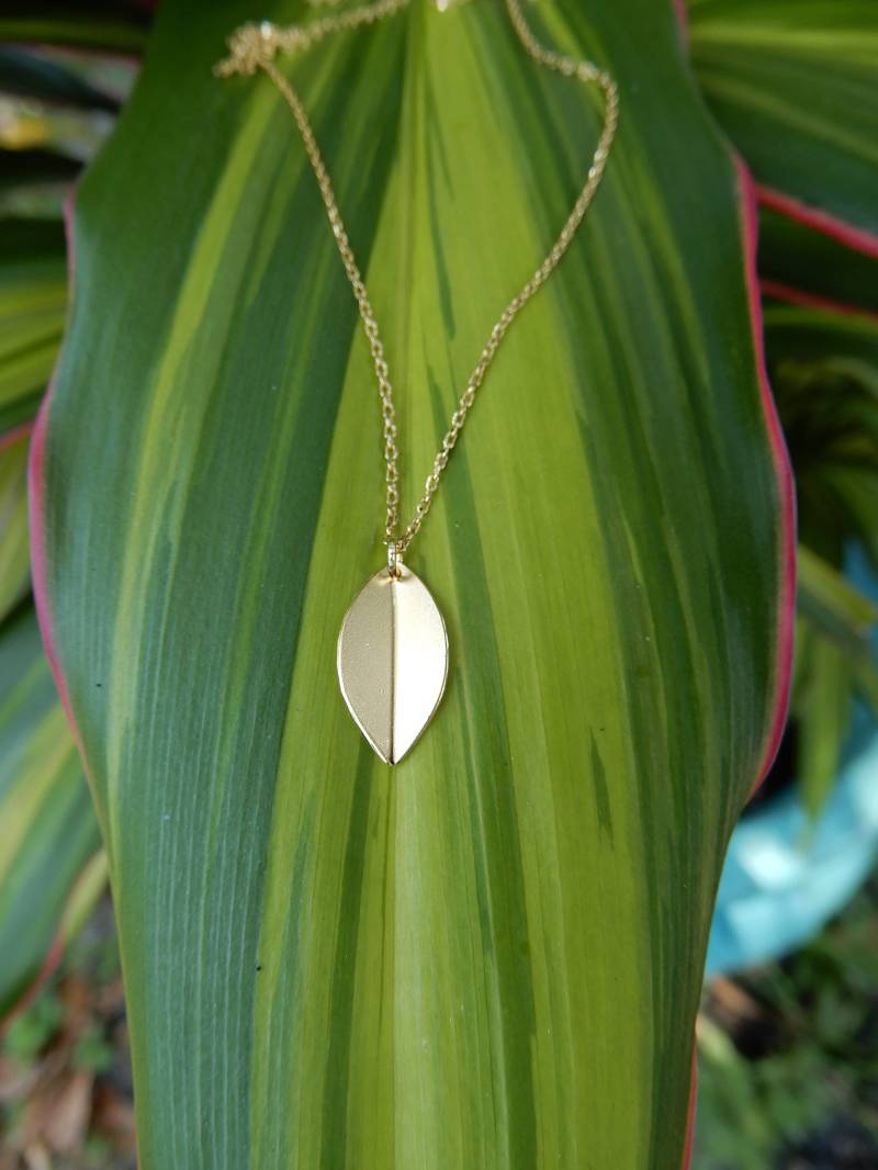 Elegant Zierlich Vergoldet Leaf Charme Anhänger Dünne Kabelkette von BabyRuthinFlorida