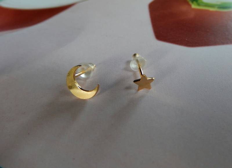 Farbabweichung Vergoldet Winzige Glänzend Mond Und Stern Ohrstecker von BabyRuthinFlorida